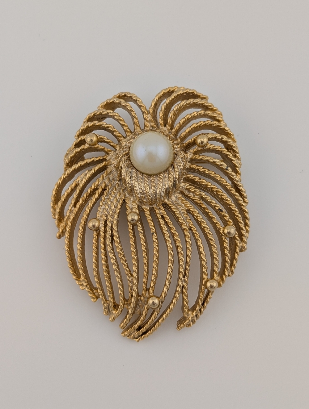 Vintage Caroline Emmons Waterfall Gold Tone Faux Pearl Brooch Pin